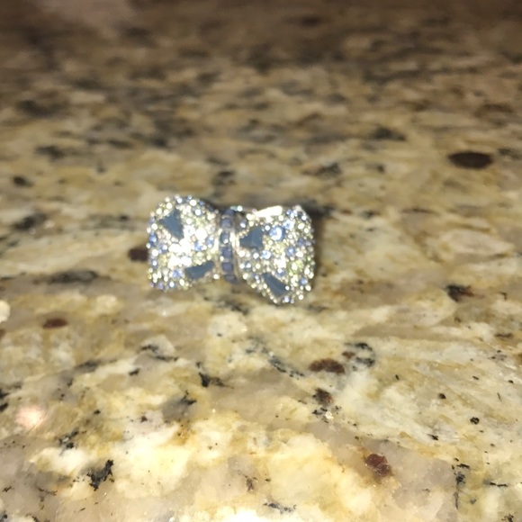 Bow ring - Picture 2 of 3